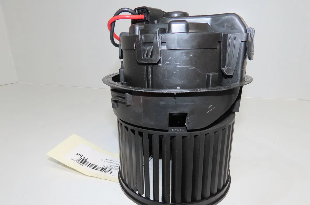 Ventilateur de chauffage Peugeot 208 I (CA_, CC_) 1.2 vti 82 (2012) occasion