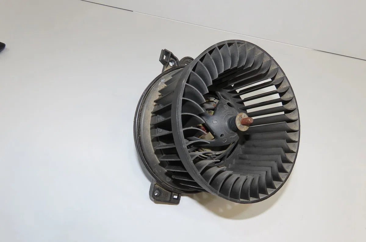 Ventilateur de chauffage Peugeot 306 3-5 portes (7A, 7C, N3, N5) 1.4 (1993-2001) 5 portes occasion