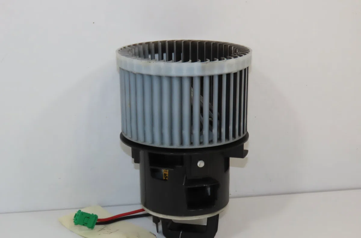 Ventilateur de chauffage Peugeot 308 II (LB_, LP_, LW_, LH_, L3_) 1.5 bluehdi 100 (2018-2021) 5 portes occasion