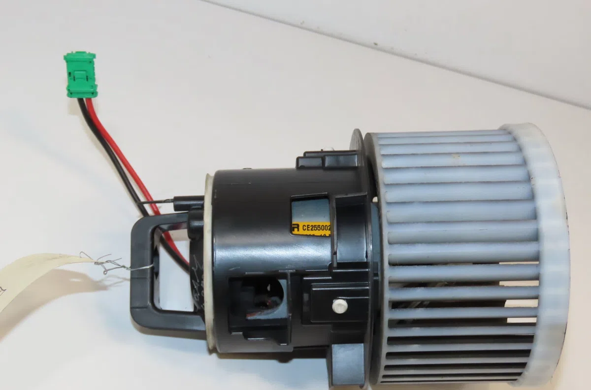 Ventilateur de chauffage Peugeot 308 II (LB_, LP_, LW_, LH_, L3_) 1.5 bluehdi 100 (2018-2021) 5 portes occasion
