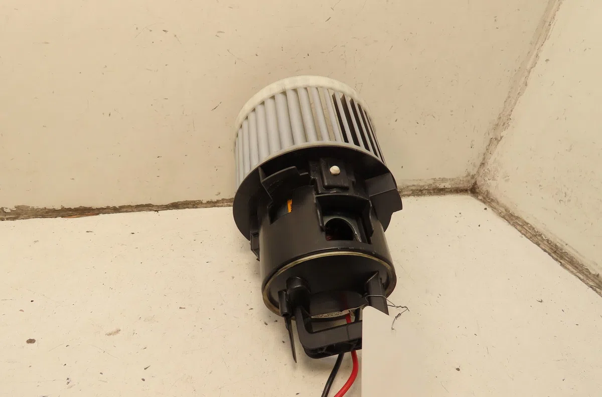 Ventilateur de chauffage Peugeot 308 II (LB_, LP_, LW_, LH_, L3_) 1.6 thp 125 (2013-2021) occasion