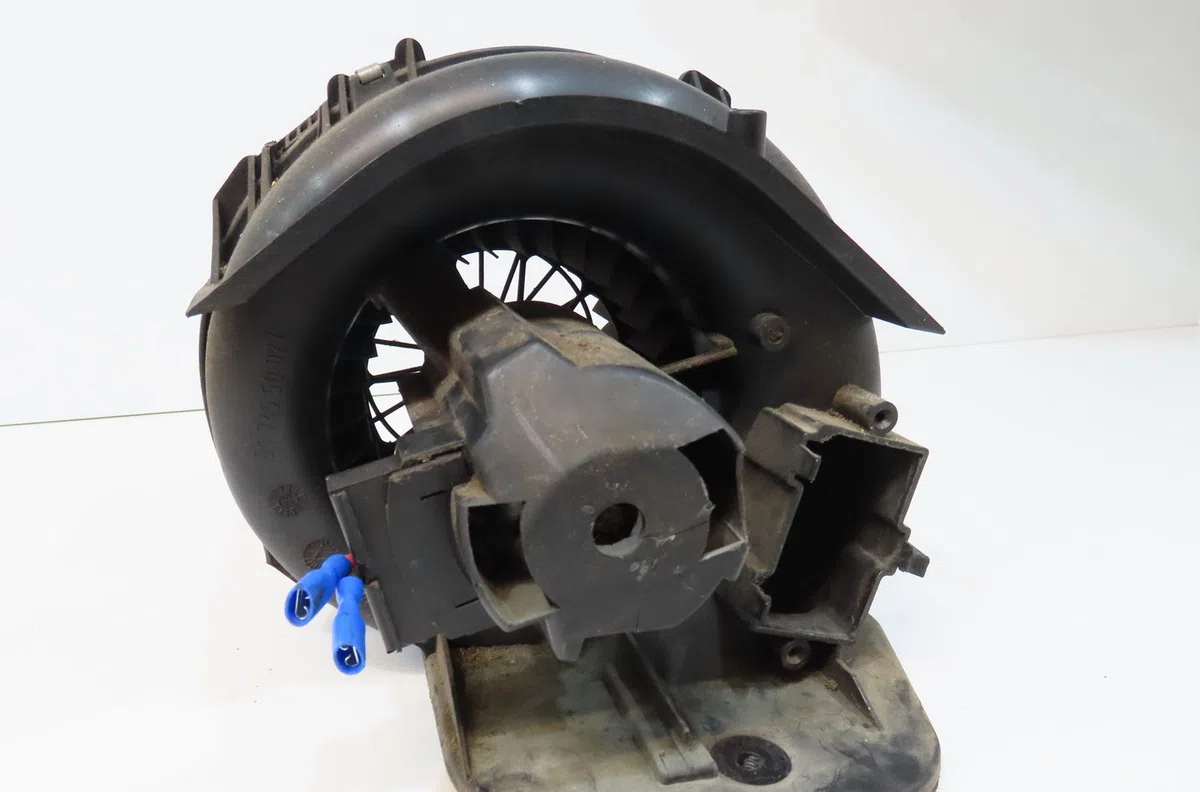 Ventilateur de chauffage Renault CLIO I (B-C57_, 5-357_) 1.2 (b-c-s57a, b-c57s, 5-357f, 5-357j, 5-357l, 5-357r) (1990-19