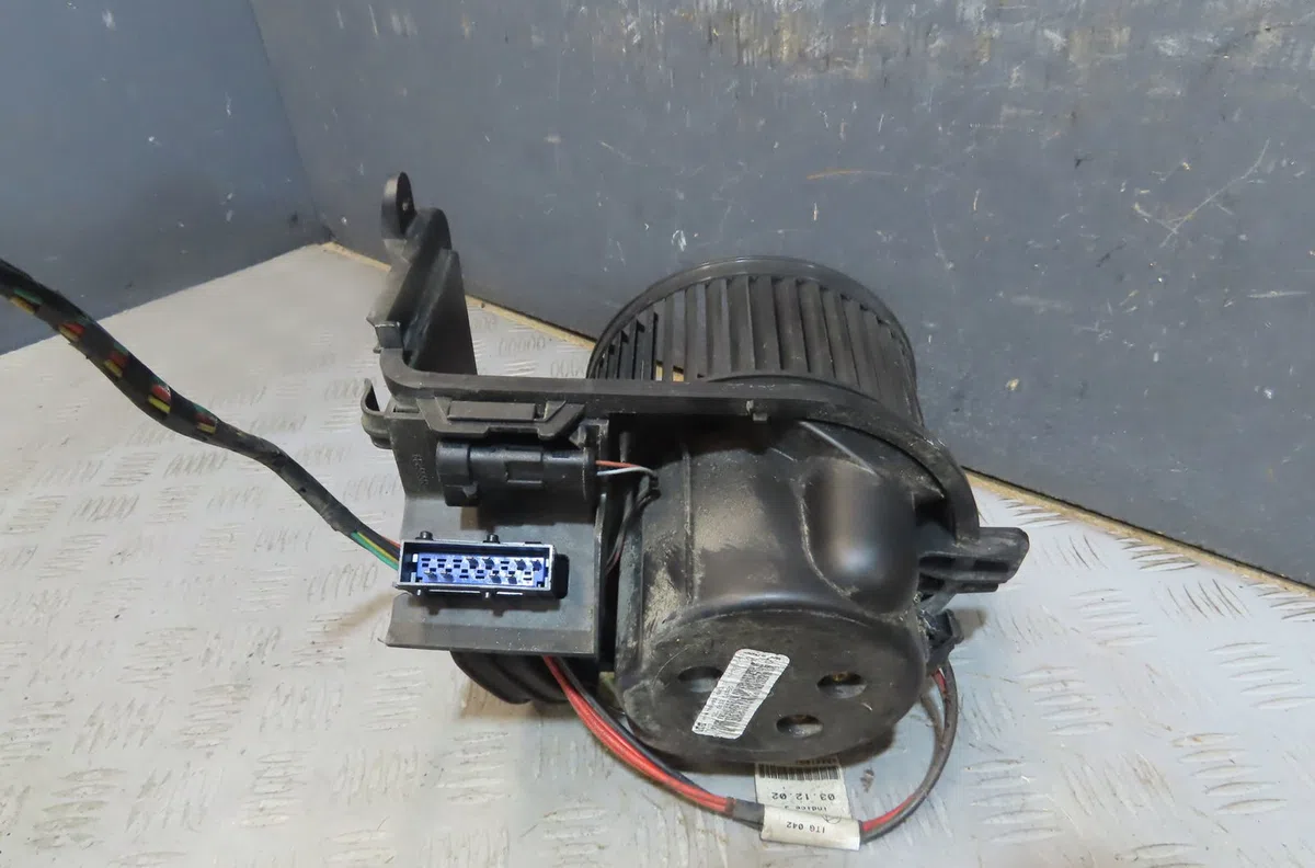 Ventilateur de chauffage Renault CLIO II (BB_, CB_) 1.4 16v (b-cb0p, bb13) (2000-2008) 5 portes occasion