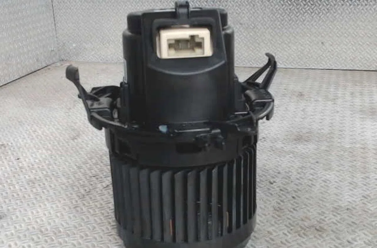 Ventilateur de chauffage Renault CLIO IV (BH_) 1.2 16v (2012) occasion