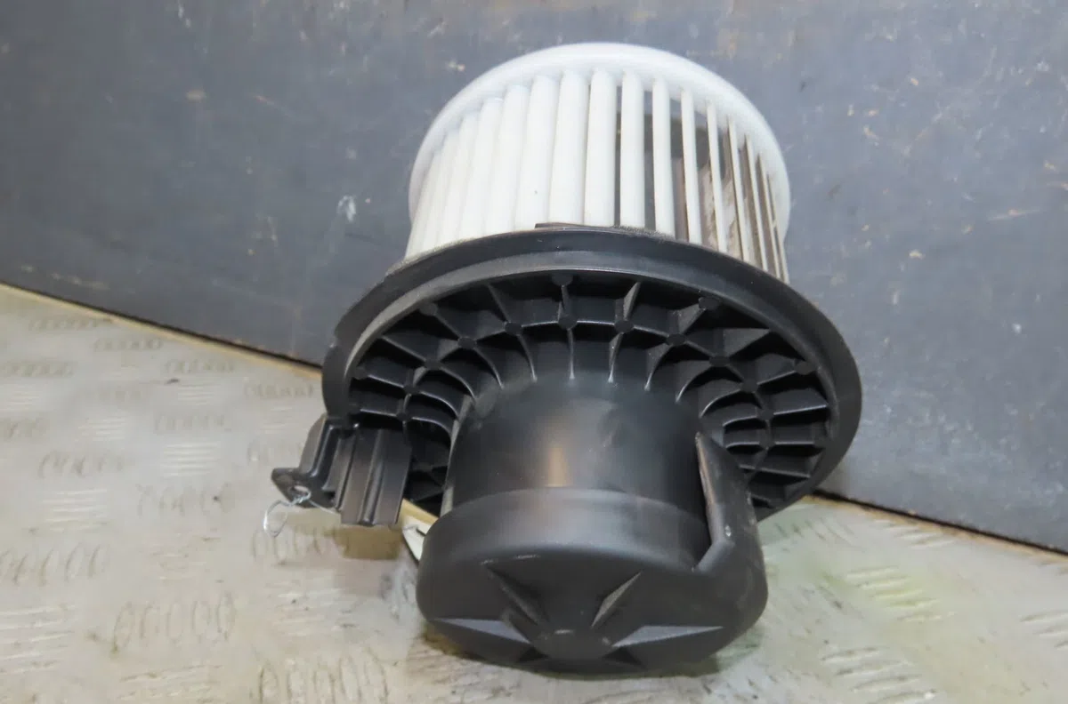 Ventilateur de chauffage Renault KOLEOS I (HY_) 2.0 dci (hy0k) (2008) occasion