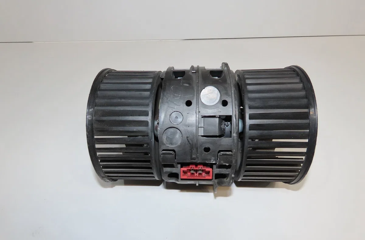 Ventilateur de chauffage Renault MEGANE III Grandtour (KZ0-1) 1.5 dci (kz09, kz0d, kz1g, kz29, kz14, kz1w, kz10, kz1f,..