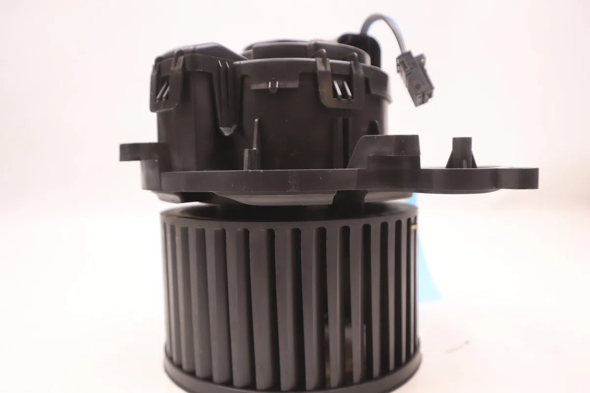 Ventilateur de chauffage Renault MEGANE IV 3-5 portes (B9A-M-N_) 1.5 dci 110 (b9a3) (2015) occasion