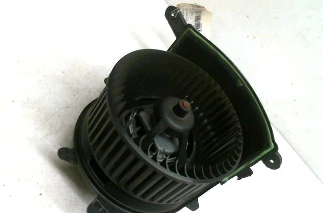 Ventilateur de chauffage Renault SCÉNIC II (JM0-1_) 1.9 dci (jm14) (2005-2008) 5 portes occasion