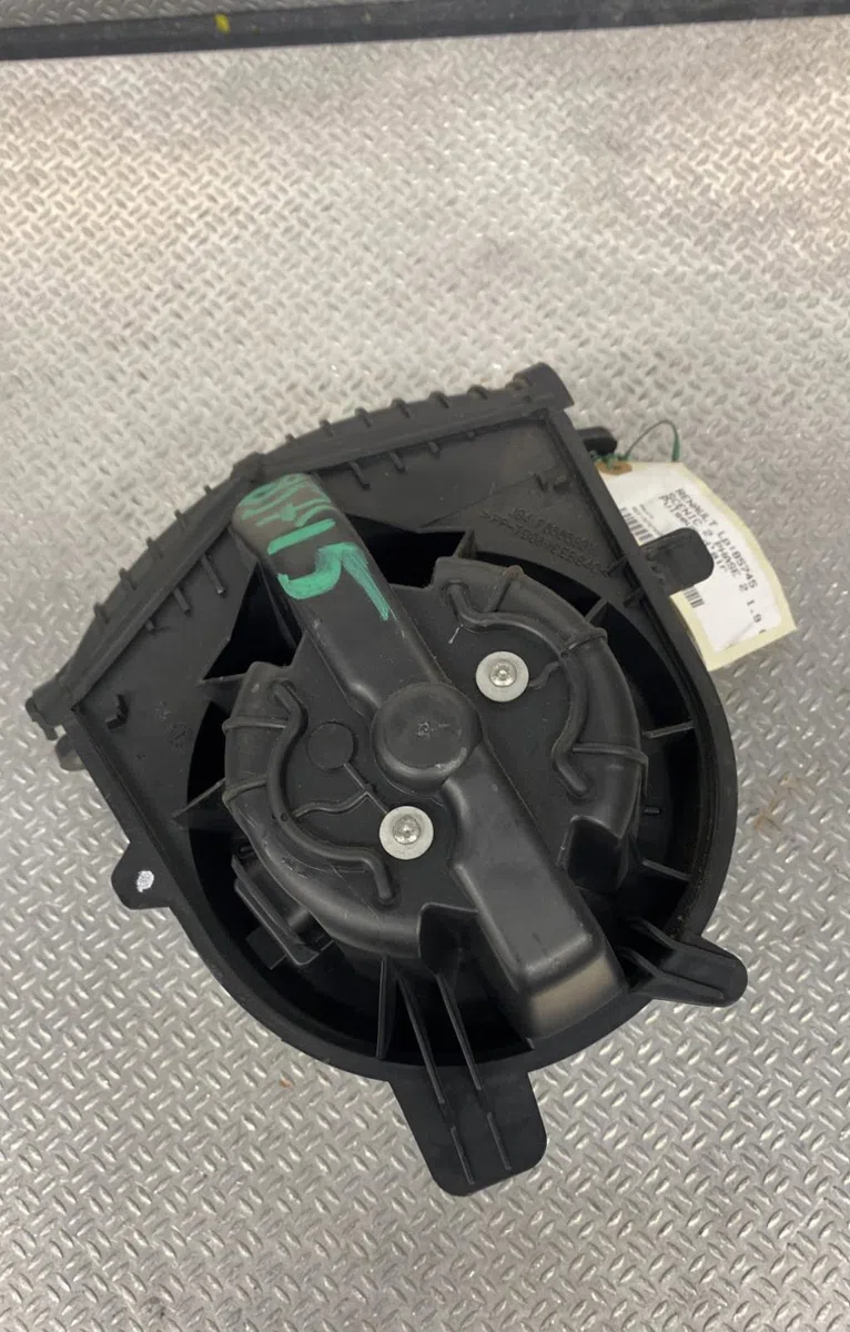 Ventilateur de chauffage Renault SCÉNIC II (JM0-1_) 1.9 dci (jm14) (2005-2008) 5 portes occasion