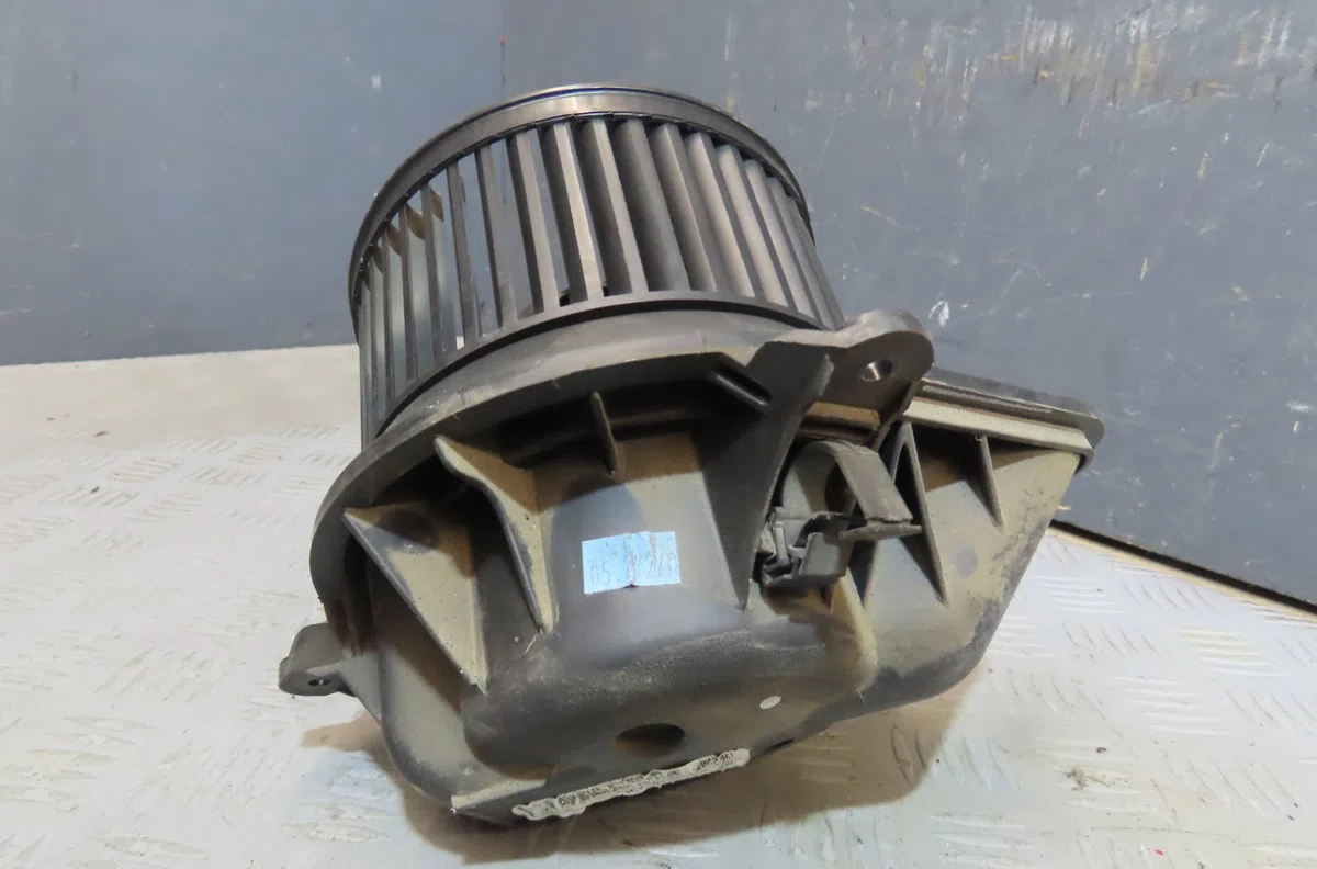Ventilateur de chauffage Renault TRAFIC II Autobus-Autocar (JL) 2.0 dci 90 (2006) occasion