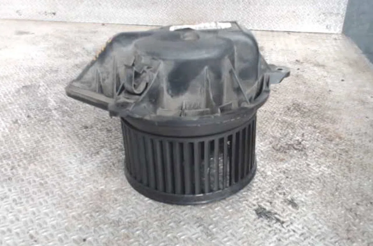 Ventilateur de chauffage Renault TRAFIC II Camionnette (FL) 2.5 dci 145 (fl0j) (2006) occasion
