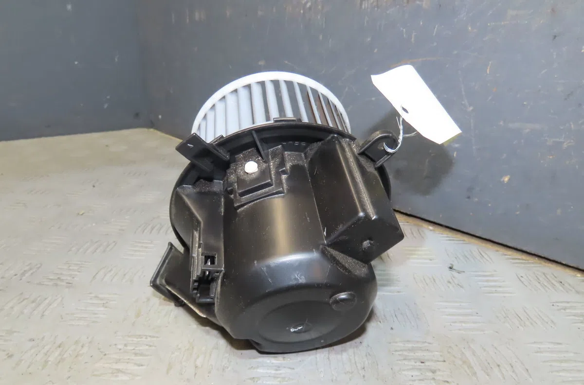 Ventilateur de chauffage Renault TWINGO III (BCM_, BCA_) 1.0 sce 70 (2014) 5 portes occasion