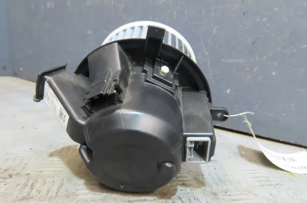 Ventilateur de chauffage Renault TWINGO III (BCM_, BCA_) 1.0 sce 75 (2019) 5 portes occasion