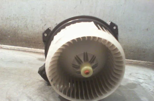 Ventilateur de chauffage Suzuki SWIFT III (MZ, EZ) 1.3 (rs 413) (2005) occasion