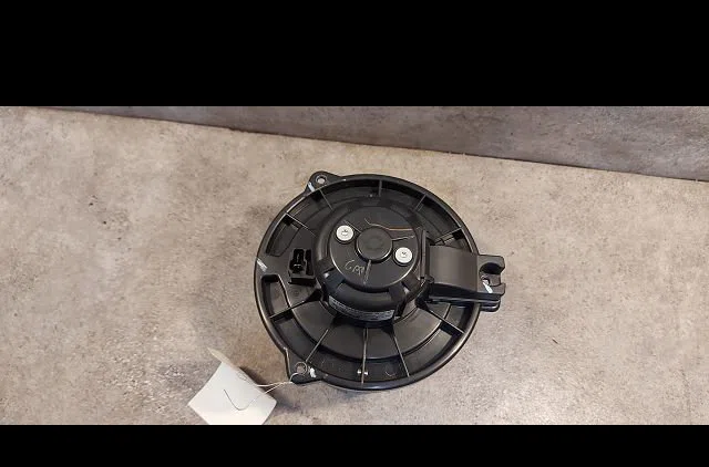 Ventilateur de chauffage Toyota COROLLA (_E12_) 1.4 vvt-i (zze120_) (2001-2007) occasion