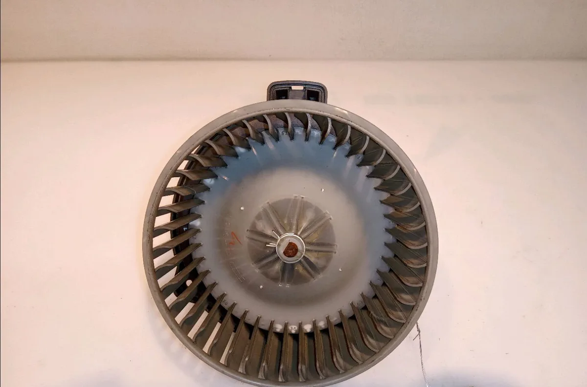 Ventilateur de chauffage Toyota COROLLA Verso (ZER_, ZZE12_, R1_) 2.2 d-4d (aur10_) (2005-2009) 5 portes occasion