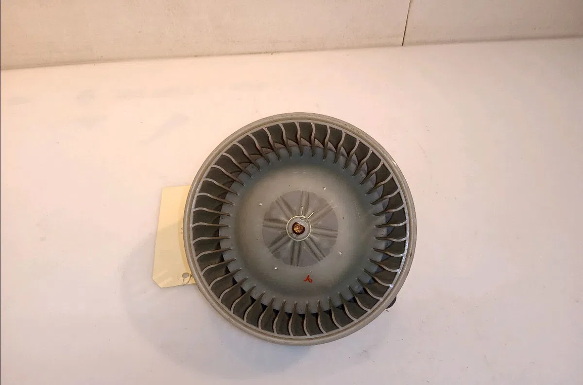 Ventilateur de chauffage Toyota YARIS (_P1_) 1.3 (scp12_, scp13_) (2002-2005) occasion