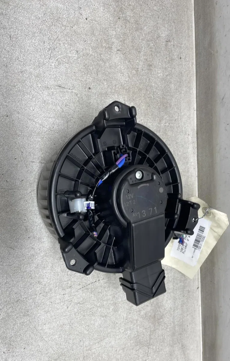 Ventilateur de chauffage Toyota YARIS (_P13_) 1.0 (ksp130_) (2010) occasion