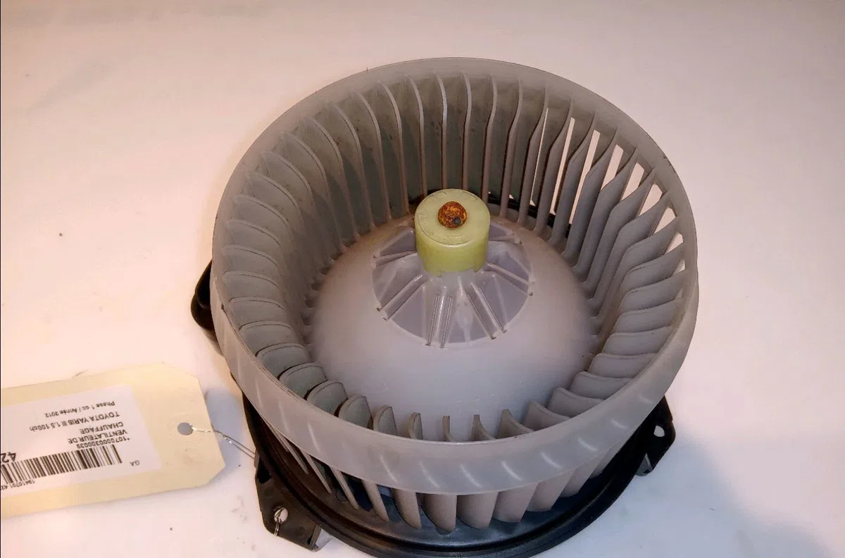 Ventilateur de chauffage Toyota YARIS (_P13_) 1.5 hybrid (nhp130_) (2012) occasion