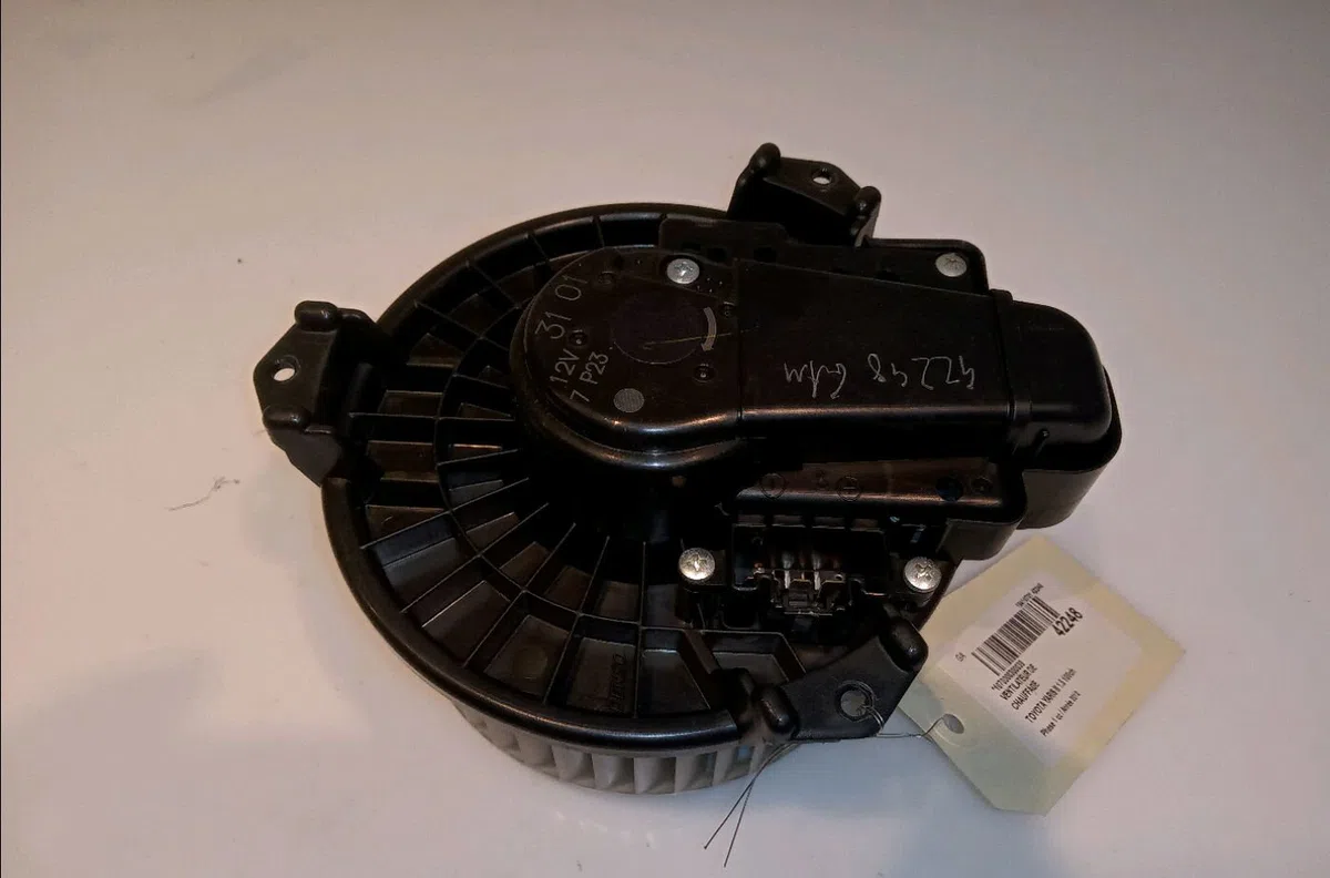 Ventilateur de chauffage Toyota YARIS (_P13_) 1.5 hybrid (nhp130_) (2012) occasion