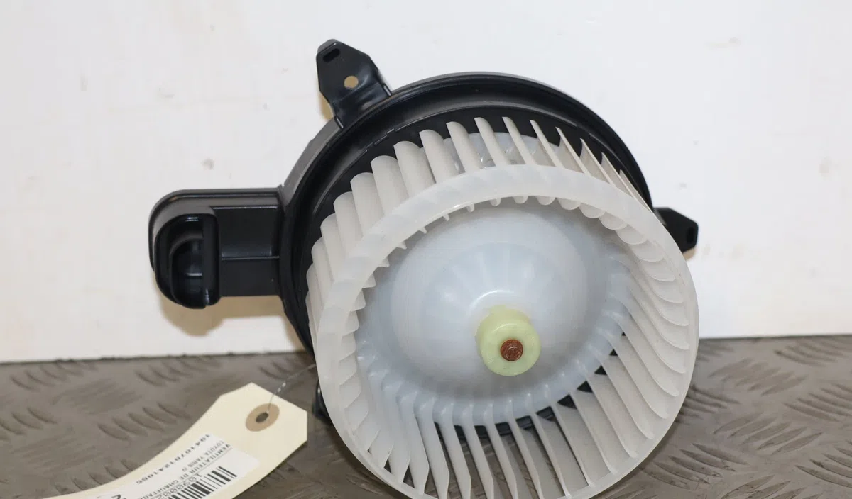 Ventilateur de chauffage Toyota YARIS (_P21_, _PA1_, _PH1_) 1.5 hybrid (mxph10, mxph11) (2020) 5 portes occasion