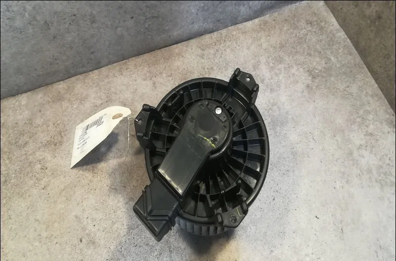 Ventilateur de chauffage Toyota YARIS (_P9_) 1.0 vvt-i (ksp90_) (2005-2011) 5 portes occasion