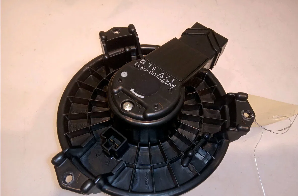 Ventilateur de chauffage Toyota YARIS (_P9_) 1.0 vvt-i (ksp90_) (2005-2011) 5 portes occasion