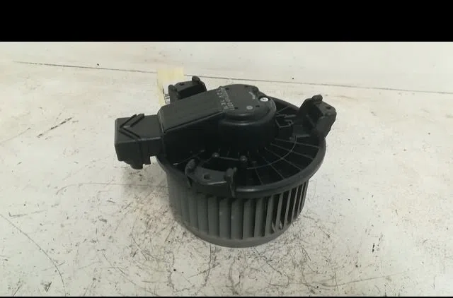 Ventilateur de chauffage Toyota YARIS (_P9_) 1.4 d-4d (nlp90_) (2005-2012) occasion