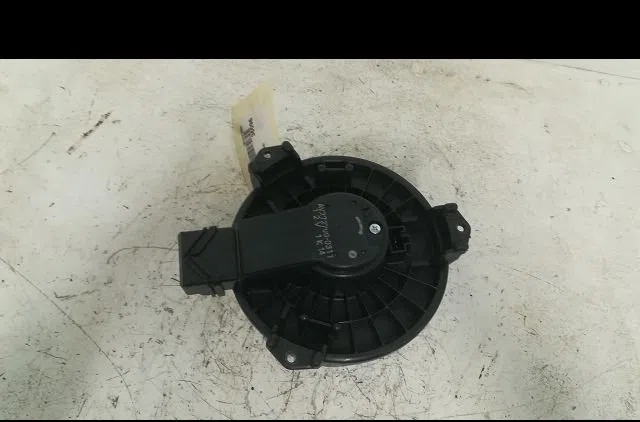 Ventilateur de chauffage Toyota YARIS (_P9_) 1.4 d-4d (nlp90_) (2005-2012) occasion