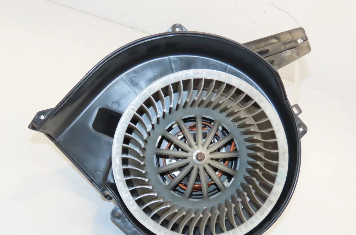 Ventilateur de chauffage Volkswagen POLO V (6R1, 6C1) 1.2 tsi 16v (2014-2017) 5 portes occasion