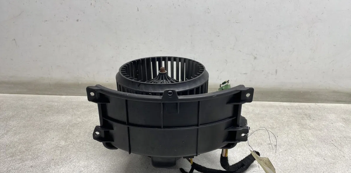 Ventilateur de chauffage Volkswagen TRANSPORTER V Autobus-Autocar (7HB, 7HJ, 7EB, 7EJ) 2.5 tdi (2003-2009) occasion
