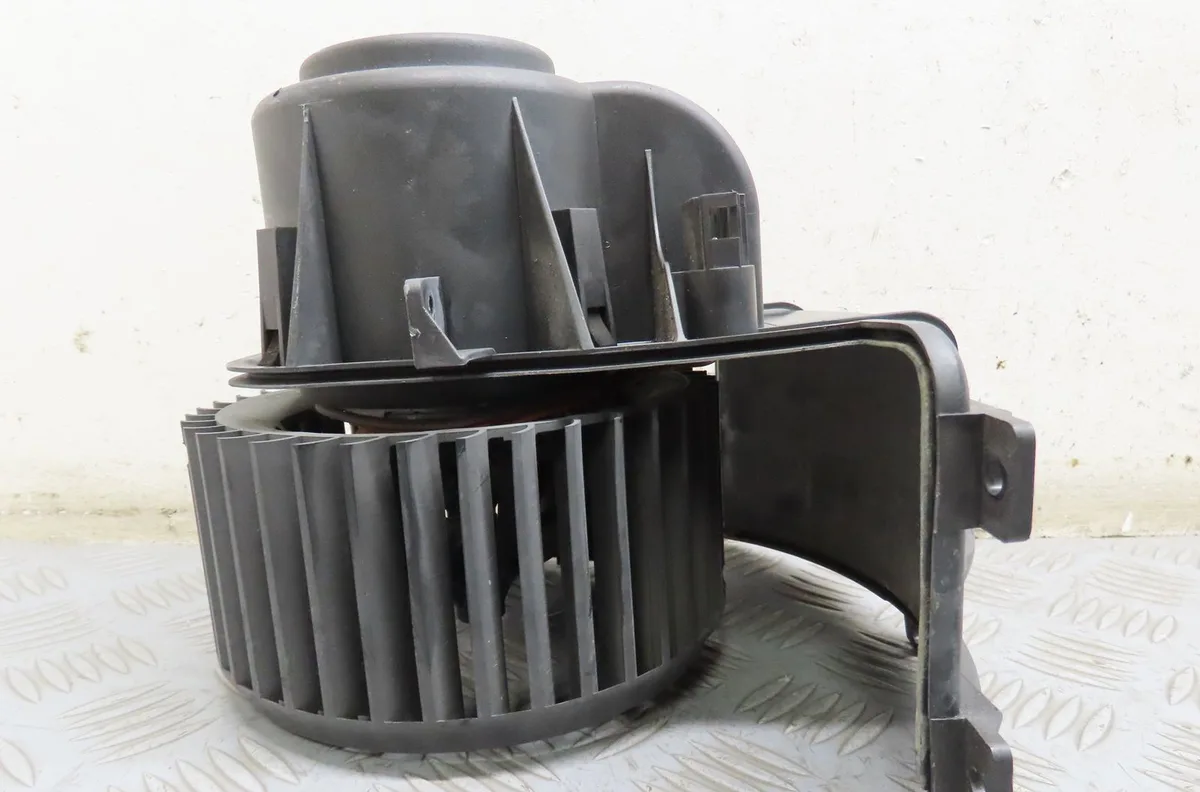 Ventilateur de chauffage Volkswagen TRANSPORTER V Autobus-Autocar (7HB, 7HJ, 7EB, 7EJ) 2.5 tdi (2003-2009) occasion