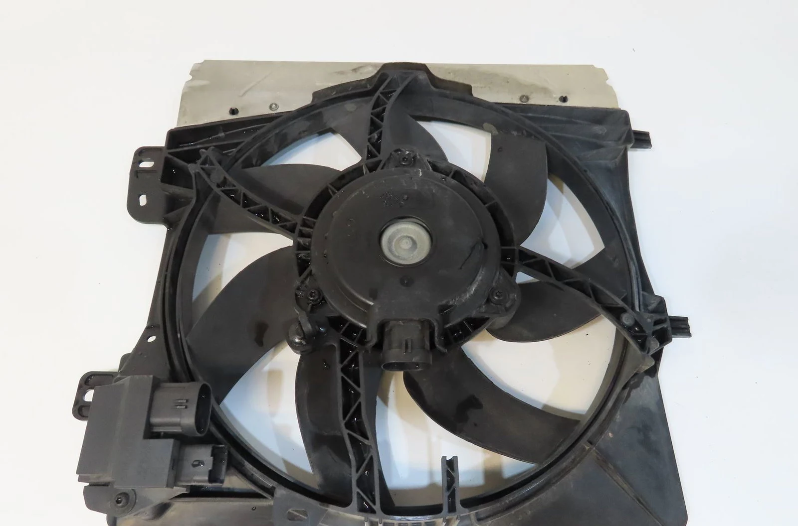 Ventilateur de refroidissement Citroen C3 II (SC_) 1.4 hdi 70 (sc8hzc, sc8hr0, sc8hp4) (2009) 5 portes occasion
