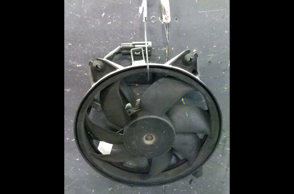Ventilateur de refroidissement d Citroën C5 III Break (RW_) 2.2 hdi 200 (2010) occasion