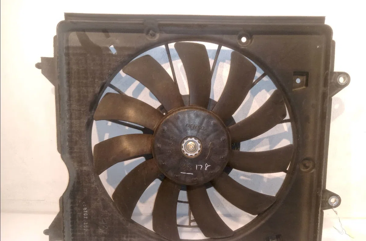 Ventilateur de refroidissement d Honda CIVIC VIII Hatchback (FN, FK) 2.2 ctdi (fk3) (2005) 5 portes occasion