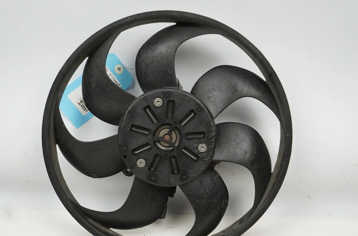 Ventilateur de refroidissement d Renault TRAFIC III Camionnette (FG_) 2.0 dci 130 (fgmy) (2021) occasion
