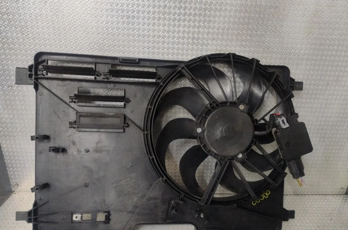 Ventilateur de refroidissement FORD FOCUS 3 PHASE 1 occasion