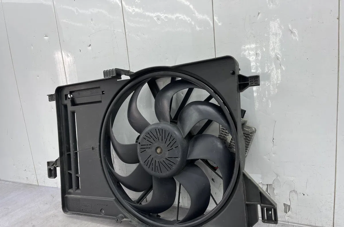 Ventilateur de refroidissement FORD FOCUS 3 PHASE 1 occasion