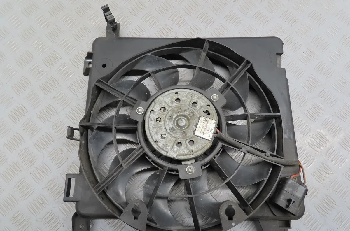 Ventilateur de refroidissement g Opel ASTRA H GTC (A04) 1.3 cdti (l08) (2005-2010) 3 portes occasion