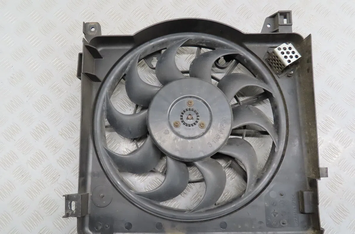 Ventilateur de refroidissement g Opel ASTRA H GTC (A04) 1.3 cdti (l08) (2005-2010) 3 portes occasion