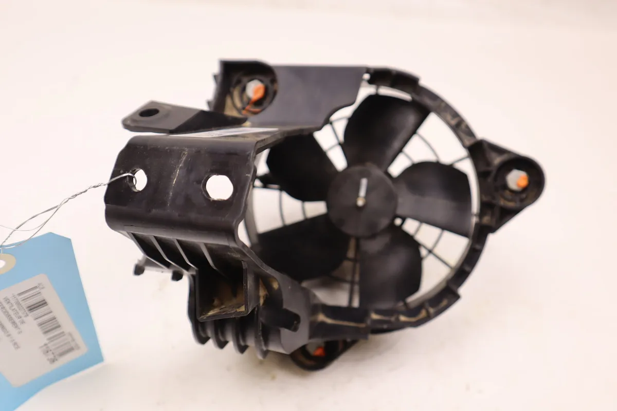 Ventilateur de refroidissement g Renault TWINGO III (BCM_, BCA_) 1.0 sce 70 (bcmb) (2015) 5 portes occasion