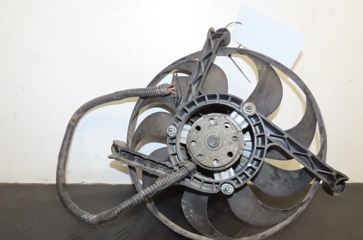 Ventilateur de refroidissement g Volkswagen NEW BEETLE Décapotable (1Y7) 1.9 tdi (2003-2010) occasion
