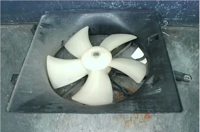 Ventilateur de refroidissement HONDA STREAM 2002 occasion