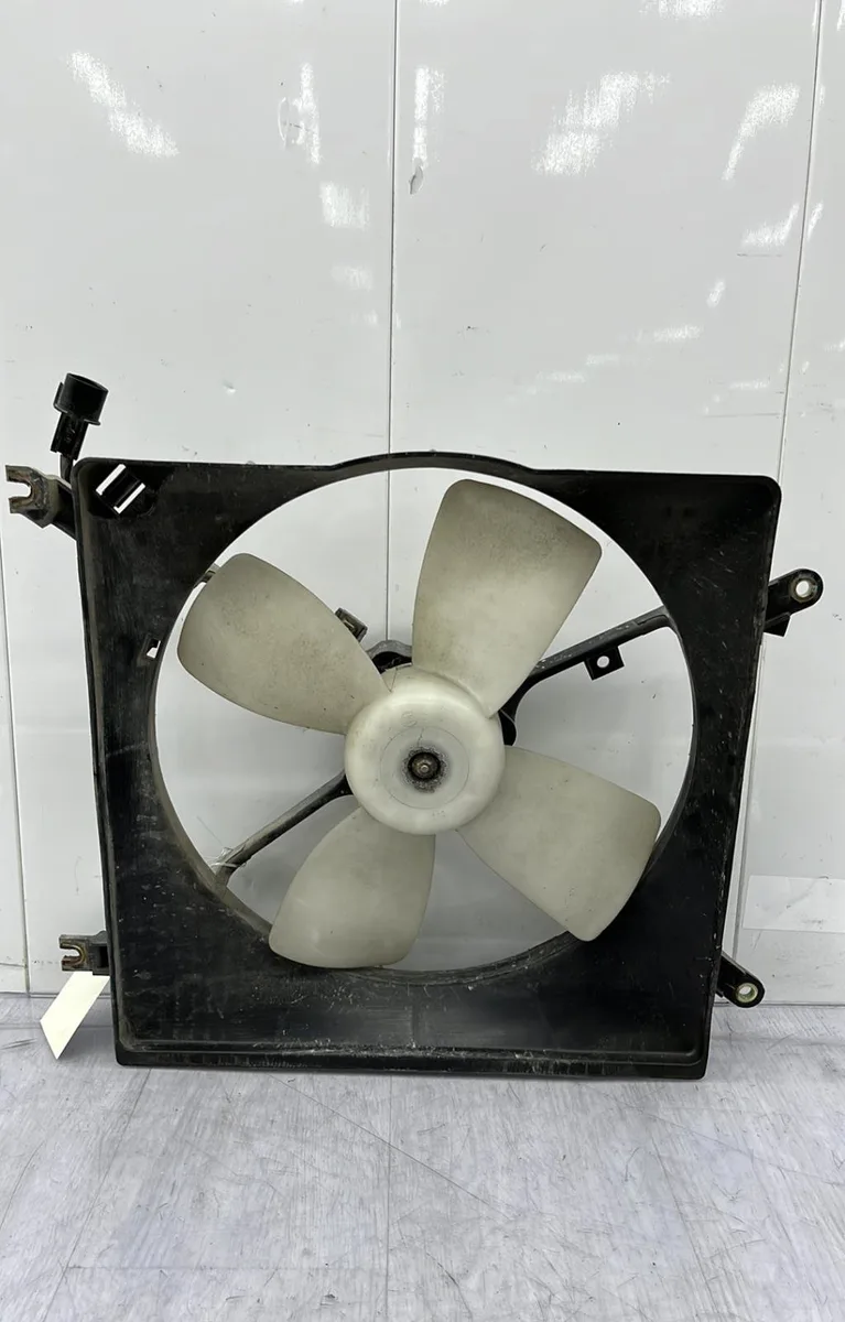 Ventilateur de refroidissement MITSUBISHI LANCER 3 PHASE 2 occasion