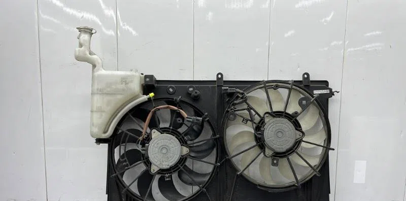 Ventilateur de refroidissement MITSUBISHI OUTLANDER 3 PHASE 2 occasion