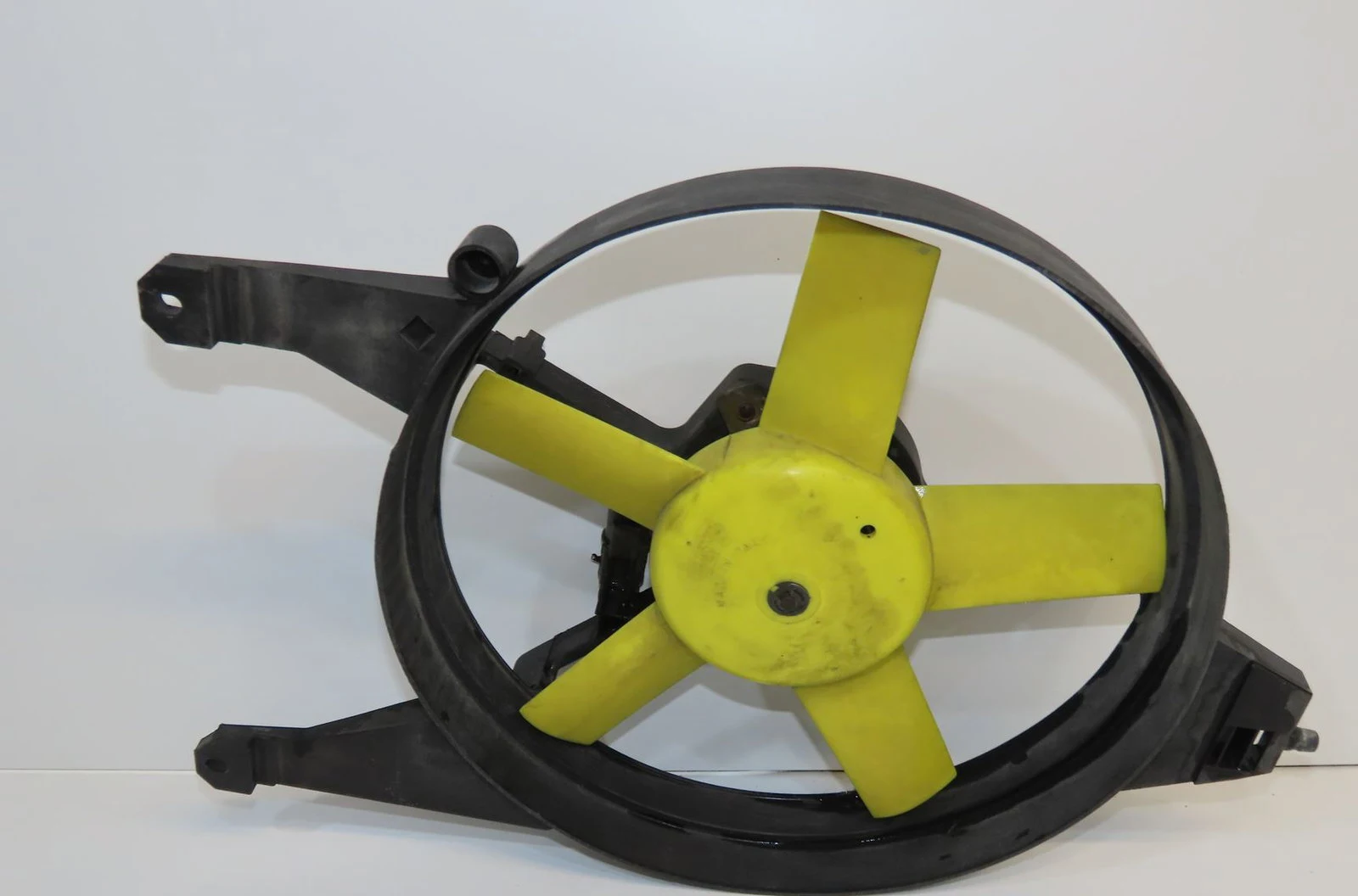 Ventilateur de refroidissement Nissan MICRA II (K11) 1.3 i 16v (1992-2000) occasion