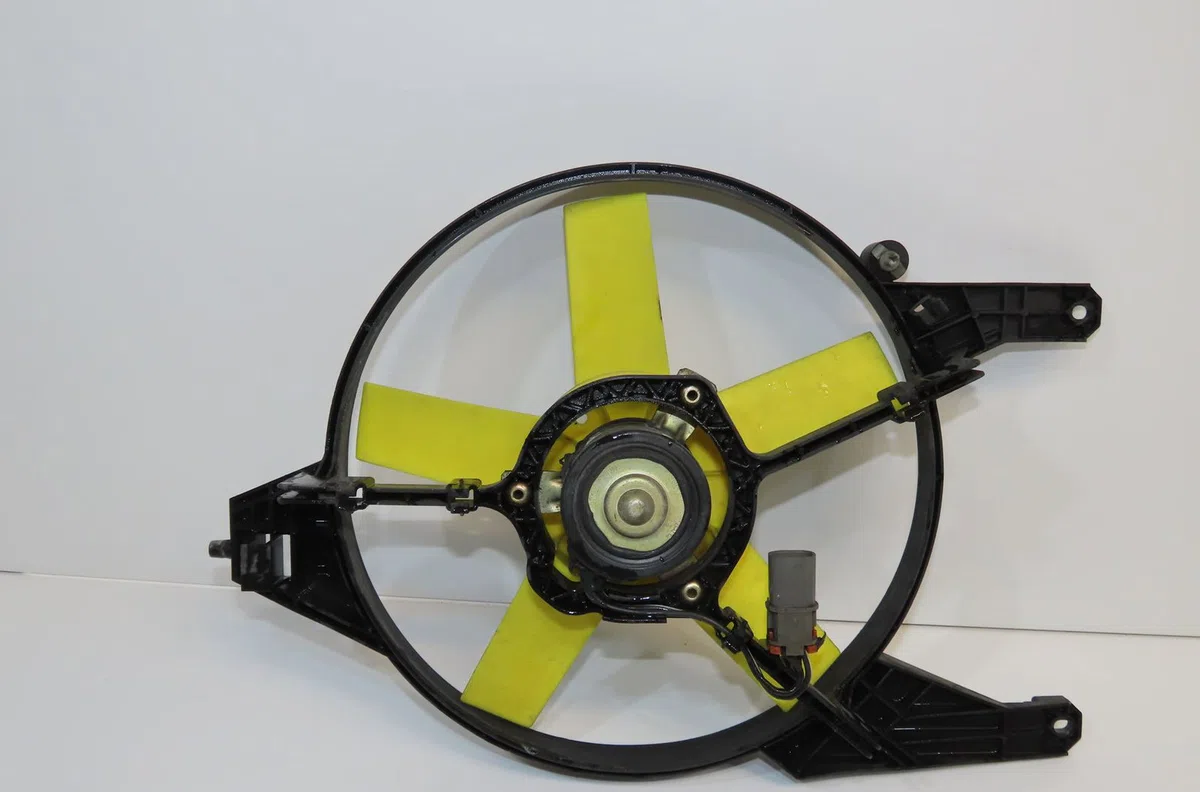 Ventilateur de refroidissement Nissan MICRA II (K11) 1.3 i 16v (1992-2000) occasion