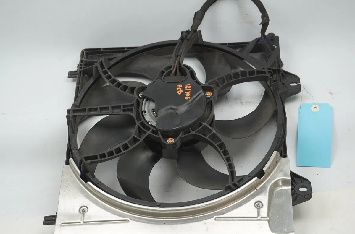 Ventilateur de refroidissement Peugeot 2008 II (UD_, US_, UY_, UK_) 1.2 puretech 130 (2019) occasion
