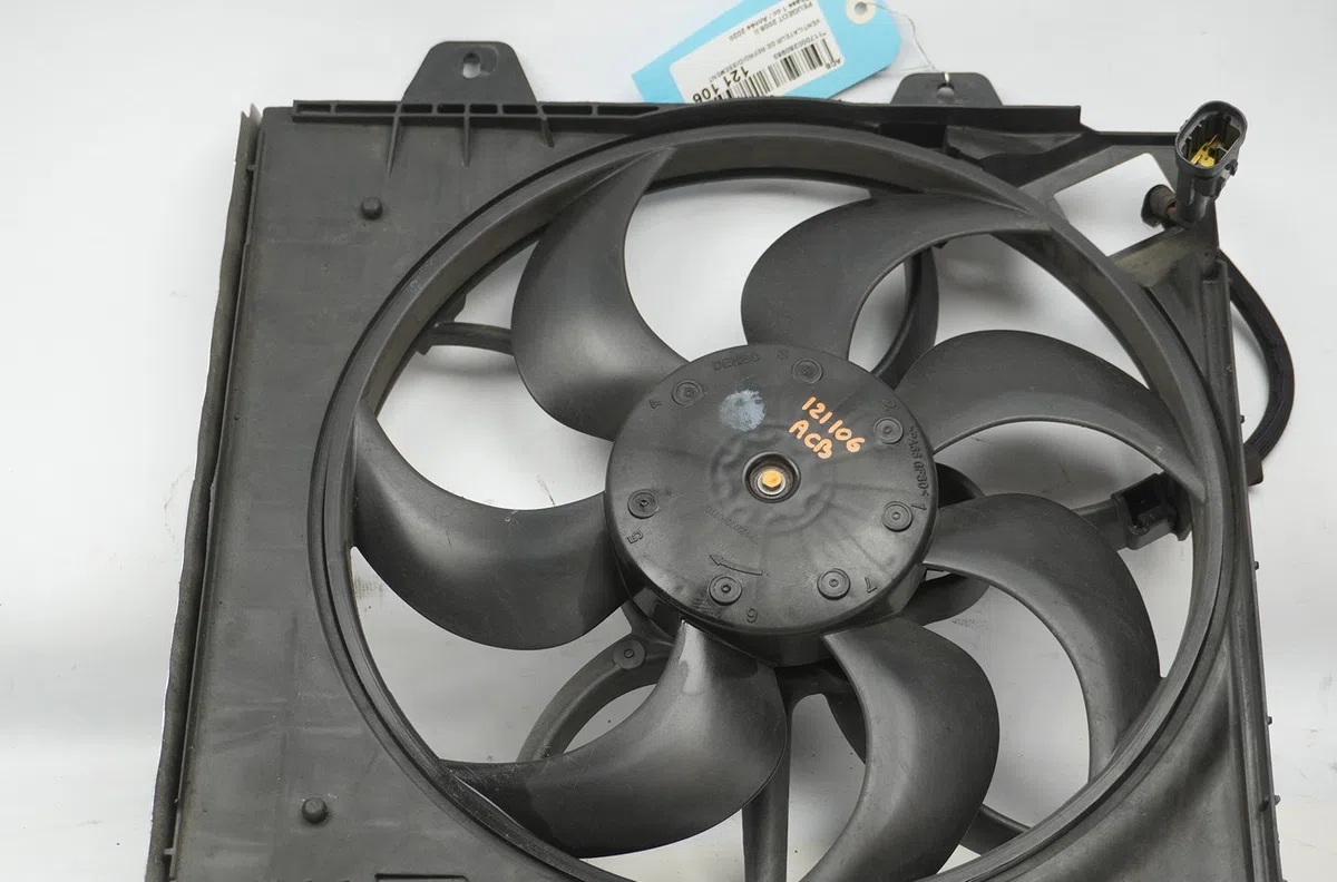 Ventilateur de refroidissement Peugeot 2008 II (UD_, US_, UY_, UK_) 1.2 puretech 130 (2019) occasion