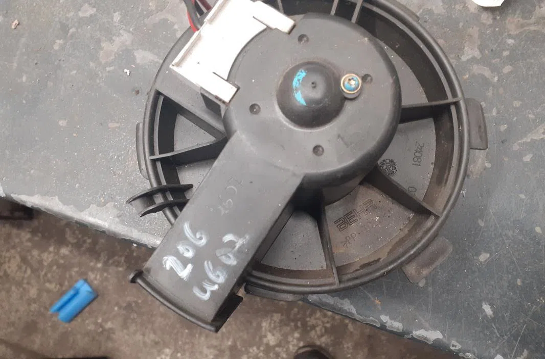 Ventilateur de refroidissement Peugeot 206 3-5 portes (2A-C) 1.4 i (1998-2012) 3 portes occasion